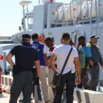 Porto Empedocle, arrivati 150 migranti subsahariani: fra loro anche 18 minori – FOTO