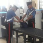 “Operazione souvenir”: turista bloccata all’aeroporto di Lampedusa, con la refurtiva nei bagagli