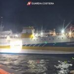 Incendio a bordo del traghetto Lampedusa-Porto Empedocle: la Guardia Costiera trae in salvo tutti i passeggeri